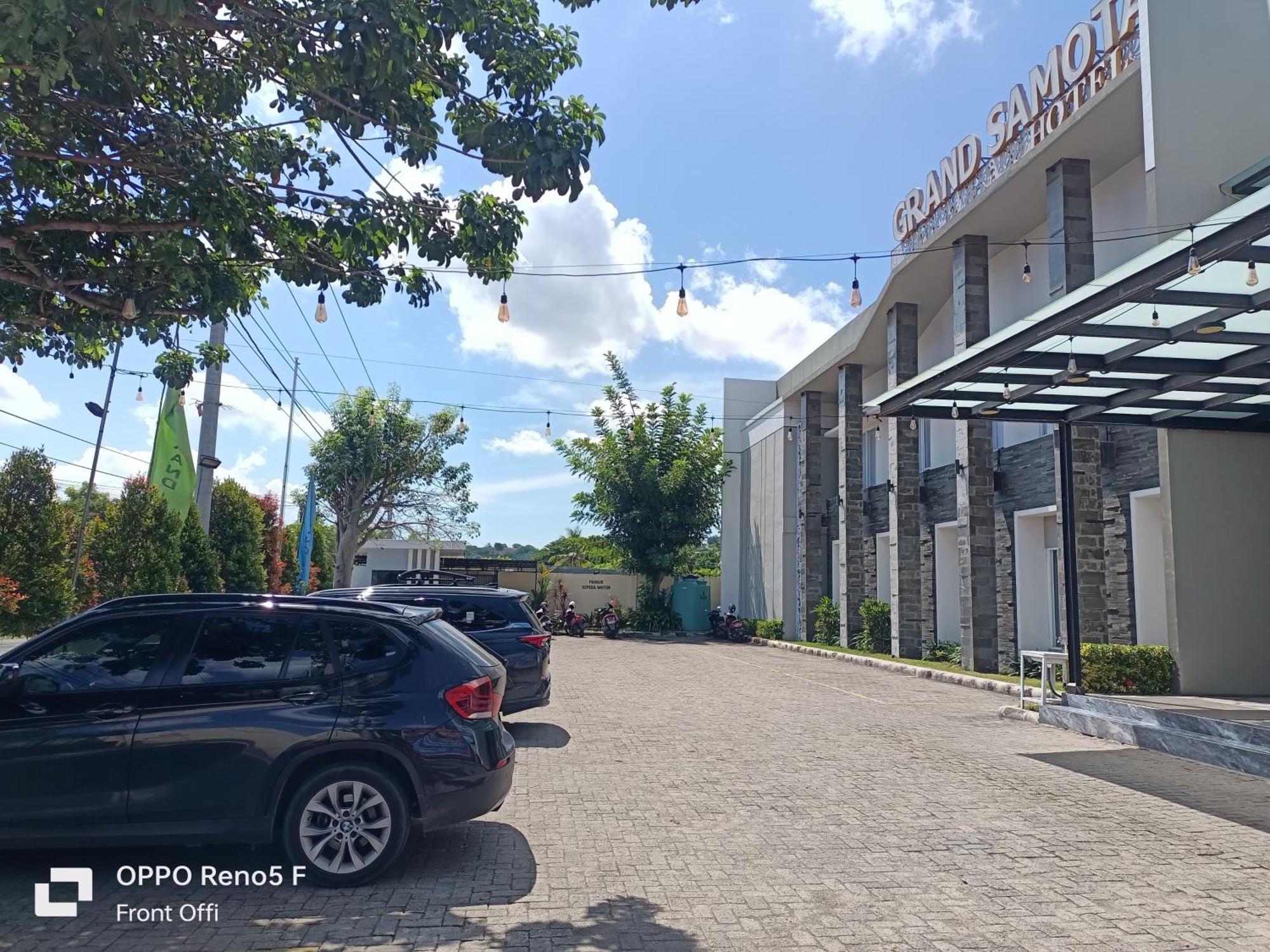 Grand Samota Hotel Sumbawa Bagian luar foto